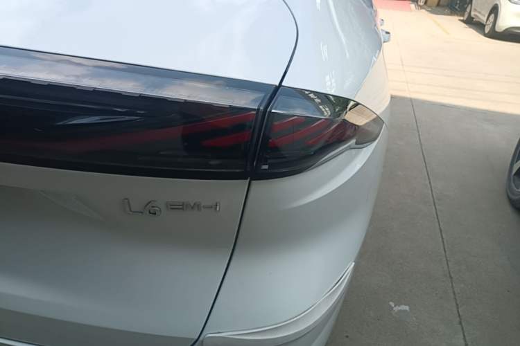 Used Geely Galaxy L6 2025 EM-i 60km Launch Edition Exterior 3