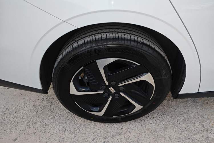Used Geely Galaxy L6 2025 EM-i 140km Explorer+ Edition Exterior 3