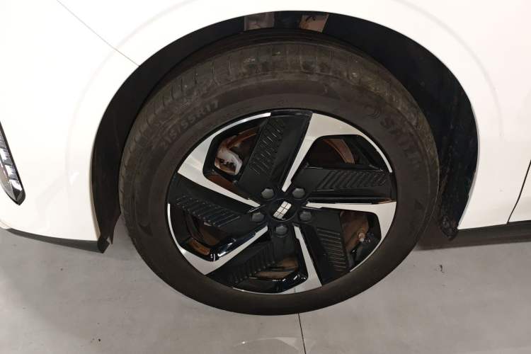 Used Geely Galaxy L6 2025 EM-i 140km Explorer+ Edition Exterior 4