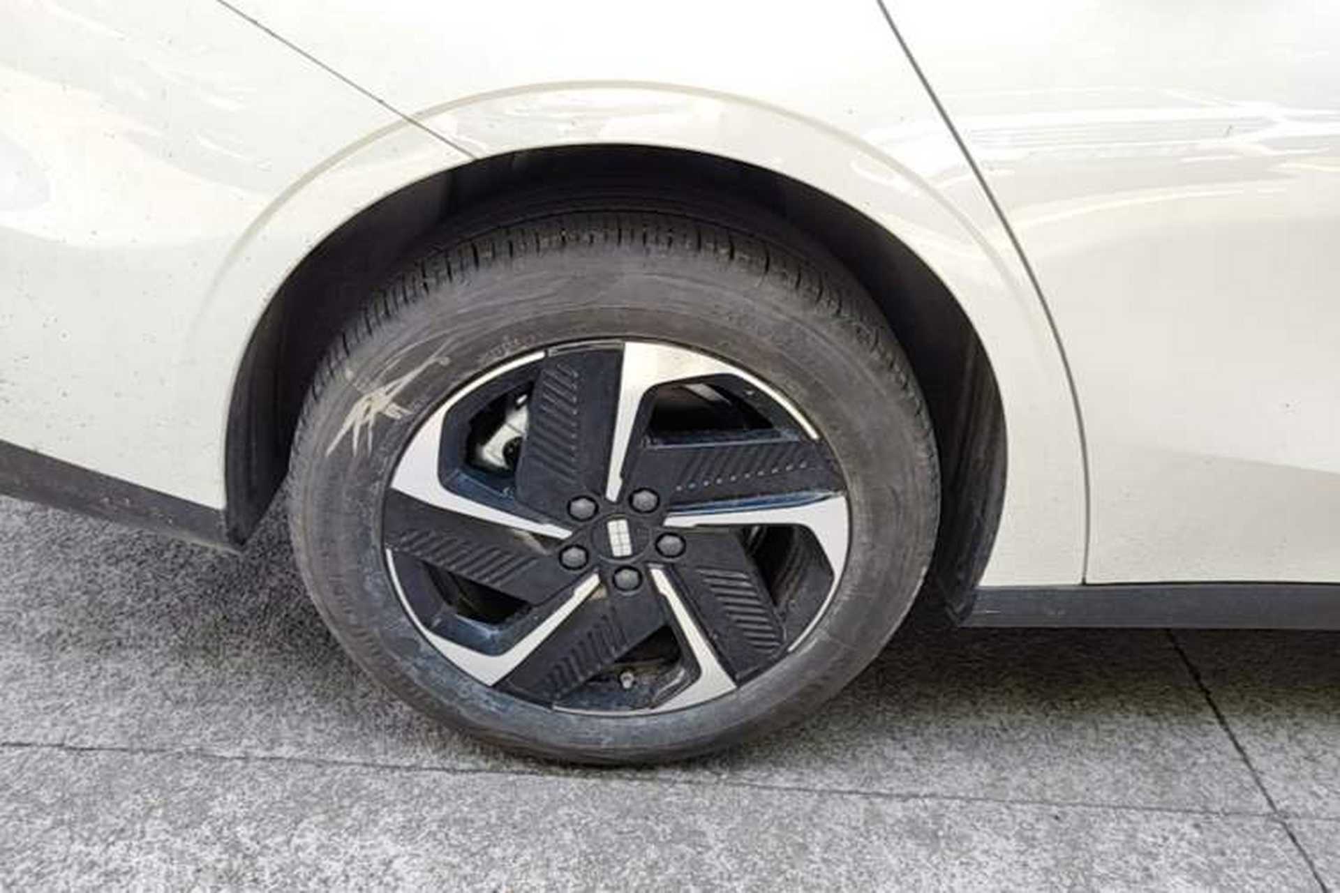 Used Geely Galaxy L6 2025 EM-i 140km Explorer+ Edition Exterior 5