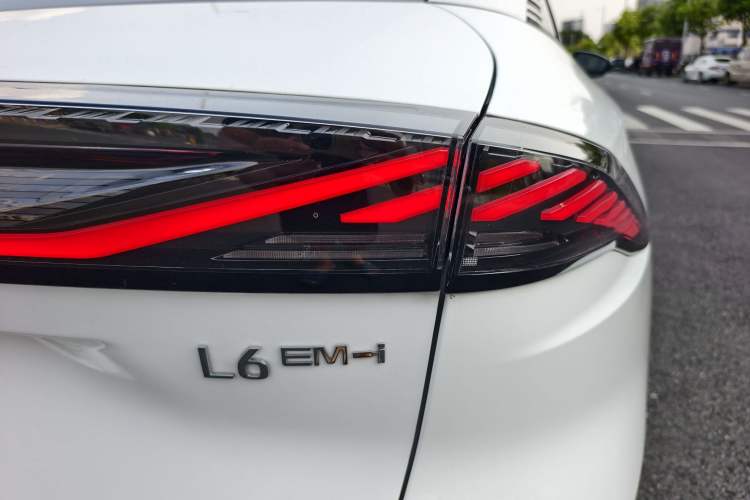 Used Geely Galaxy L6 2025 EM-i 140km Long-Range Version Exterior 6