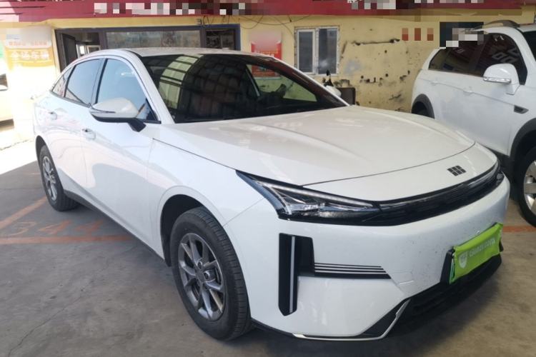 Used Geely Galaxy L6 2025 EM-i 60km Launch Edition Front Right 45 Deg