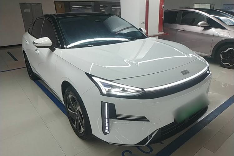 Used Geely Galaxy L6 2025 EM-i 140km Explorer+ Edition Front Right 45 Deg