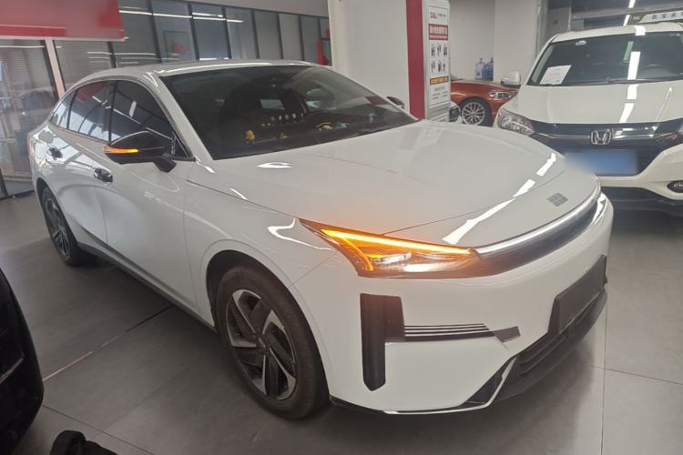 Used Geely Galaxy L6 2025 EM-i 140km Explorer+ Edition Front Right 45 Deg