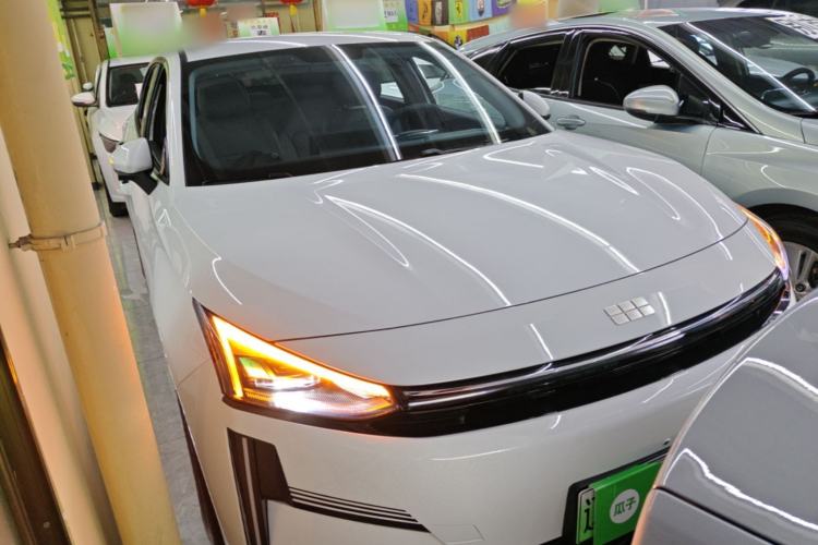 Used Geely Galaxy L6 2025 EM-i 60km Launch Edition Front Right 45 Deg