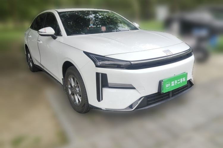 Used Geely Galaxy L6 2025 EM-i 60km Launch Edition Front Right 45 Deg