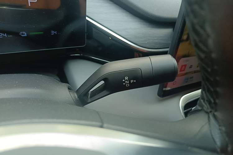 Used Geely Galaxy L6 2025 EM-i 60km Launch Edition Gear Lever