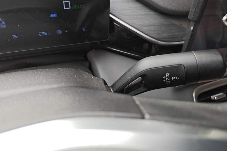 Used Geely Galaxy L6 2025 EM-i 60km Launch Edition Gear Lever