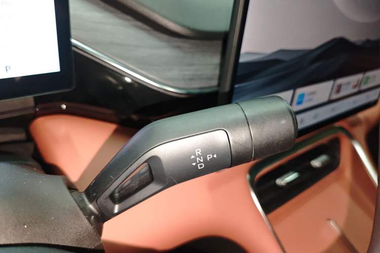 Used Geely Galaxy L6 2025 EM-i 140km Explorer+ Edition Gear Lever