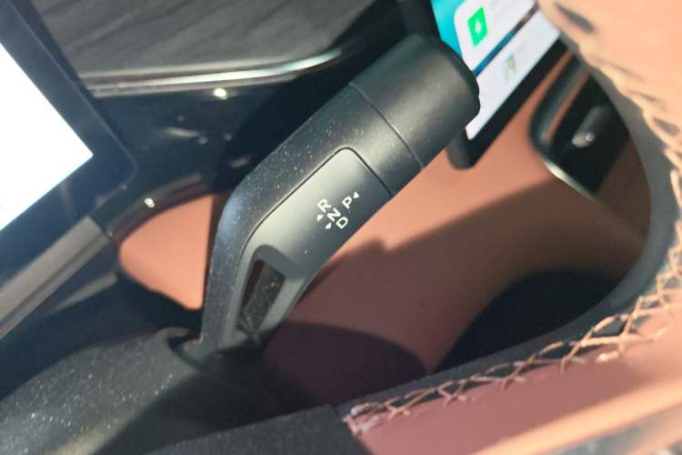 Used Geely Galaxy L6 2025 EM-i 140km Explorer+ Edition Gear Lever