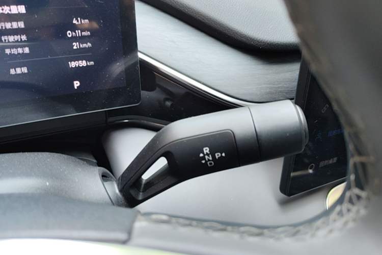 Used Geely Galaxy L6 2025 EM-i 140km Explorer+ Edition Gear Lever
