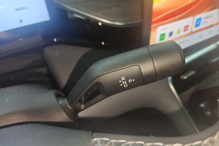 Used Geely Galaxy L6 2025 EM-i 140km Explorer+ Edition Gear Lever