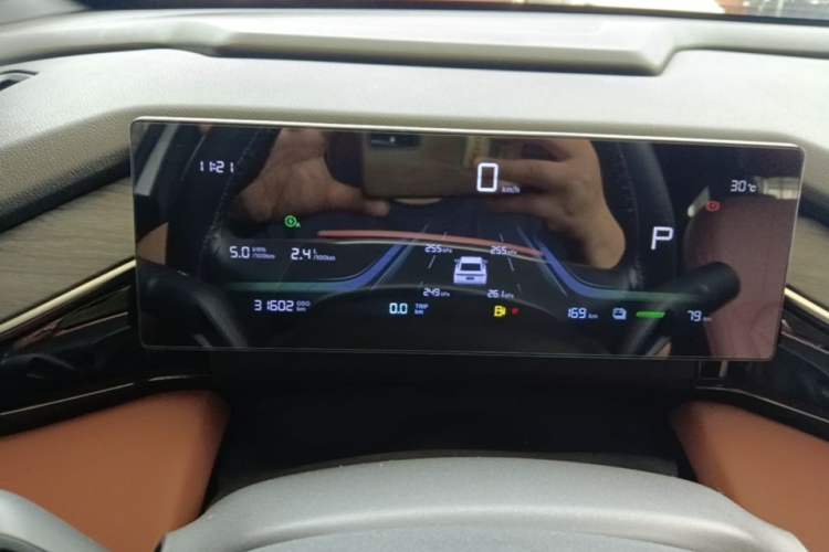 Used Geely Galaxy L6 2025 EM-i 140km Long-Range Version Instrument Cluster