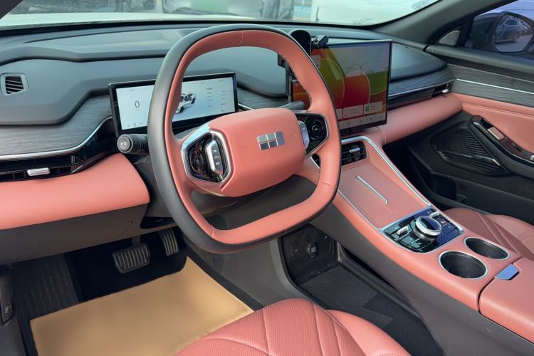 Used Geely Galaxy L6 2025 EM-i 140km Explorer+ Edition Interior 1