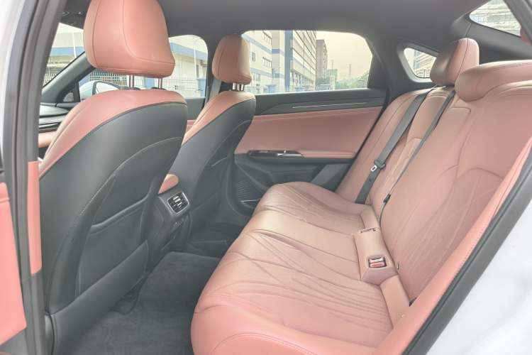 Used Geely Galaxy L6 2025 EM-i 140km Long-Range Version Interior 2