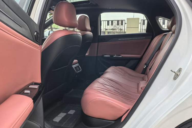 Used Geely Galaxy L6 2025 EM-i 140km Explorer+ Edition Interior 3