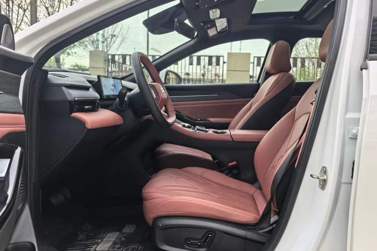 Used Geely Galaxy L6 2025 EM-i 140km Explorer+ Edition Interior 4