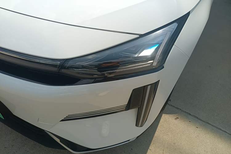 Used Geely Galaxy L6 2025 EM-i 60km Launch Edition Left Front Headlight