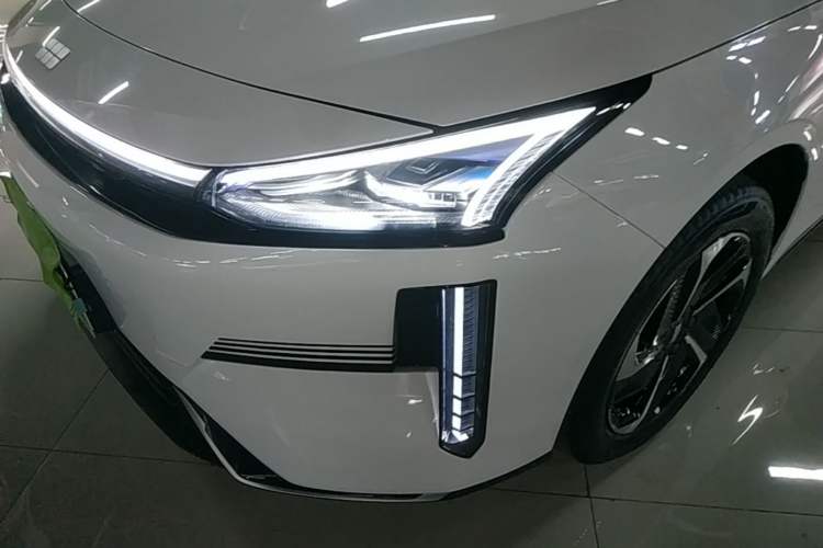 Used Geely Galaxy L6 2025 EM-i 140km Explorer+ Edition Left Front Headlight