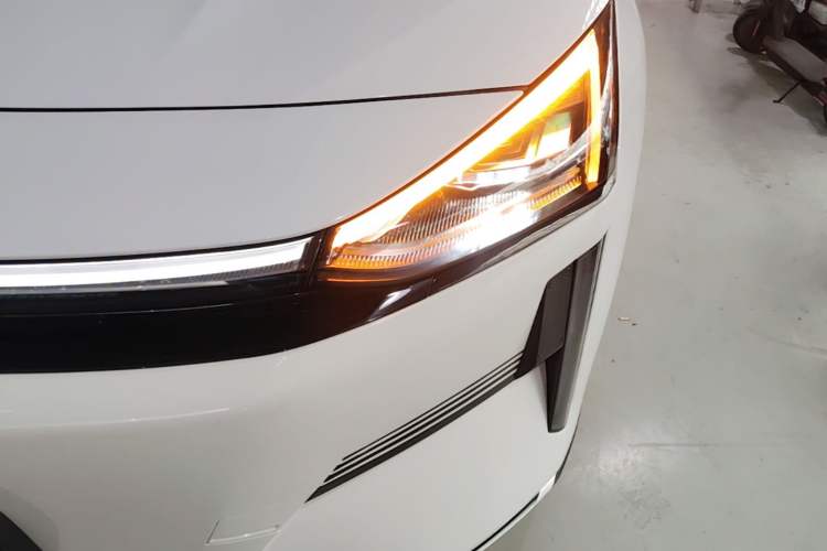 Used Geely Galaxy L6 2025 EM-i 140km Starship Edition Left Front Headlight