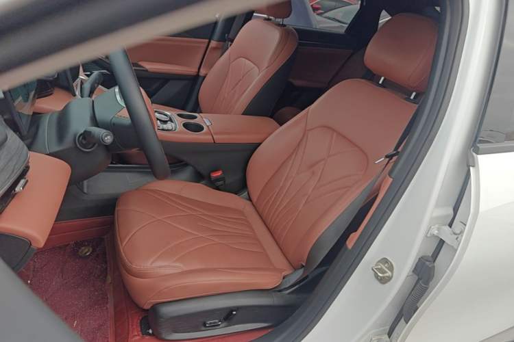 Used Geely Galaxy L6 2025 EM-i 140km Explorer+ Edition Left Front Seat