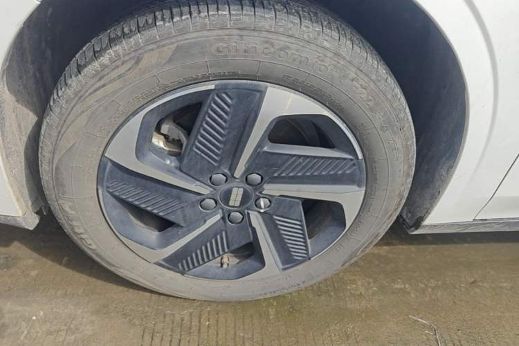 Used Geely Galaxy L6 2025 EM-i 140km Explorer+ Edition Left Front Wheel Hub