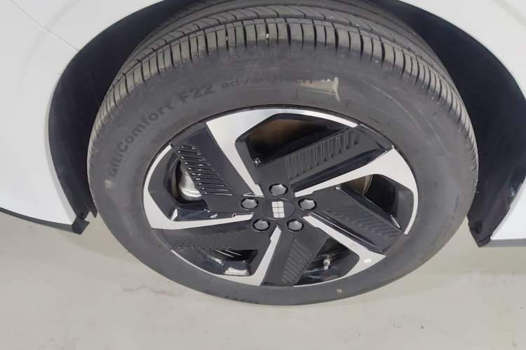 Used Geely Galaxy L6 2025 EM-i 140km Starship Edition Left Front Wheel Hub