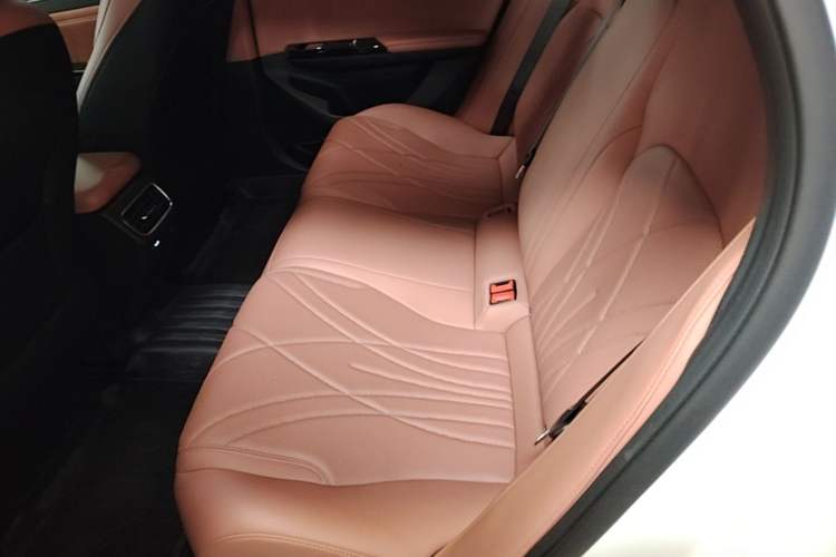 Used Geely Galaxy L6 2025 EM-i 140km Explorer+ Edition Left Rear Seat