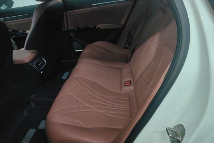 Used Geely Galaxy L6 2025 EM-i 140km Starship Edition Left Rear Seat