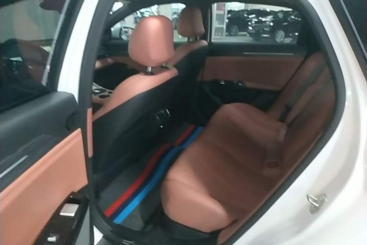 Used Geely Galaxy L6 2025 EM-i 140km Explorer+ Edition Left Rear Seat