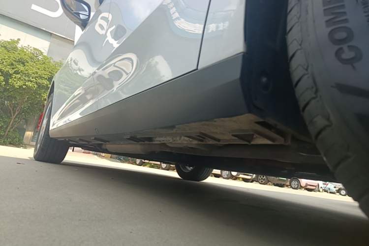 Used Geely Galaxy L6 2025 EM-i 60km Launch Edition Left Side Sill