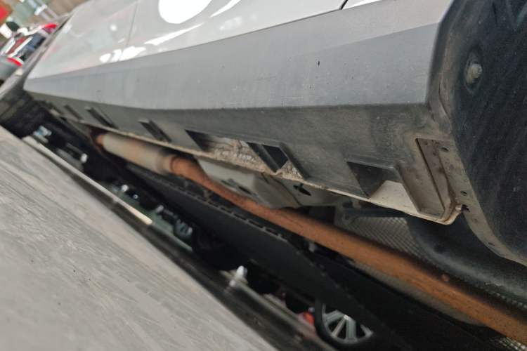 Used Geely Galaxy L6 2025 EM-i 140km Starship Edition Left Side Sill