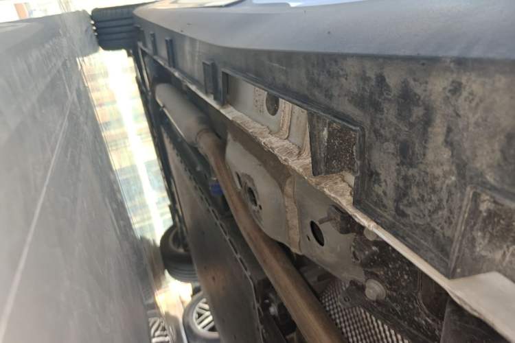 Used Geely Galaxy L6 2025 EM-i 140km Starship Edition Left Side Sill