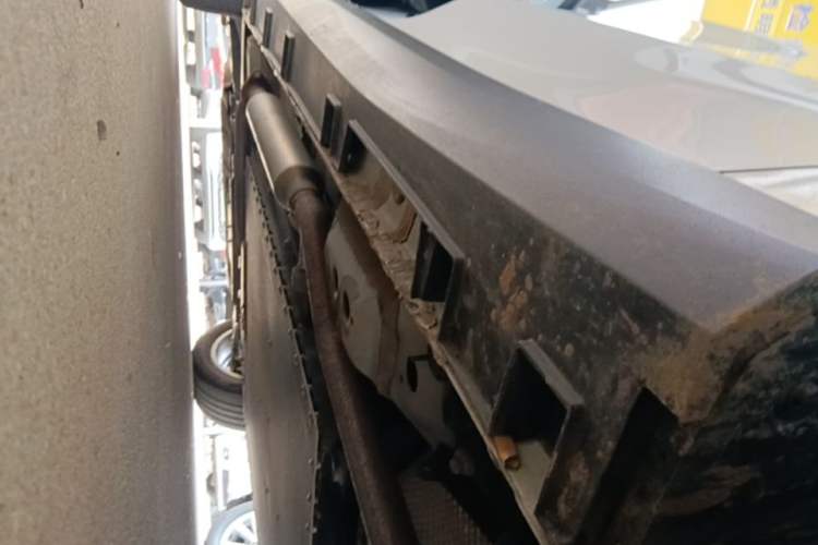 Used Geely Galaxy L6 2025 EM-i 140km Long-Range Version Left Side Sill
