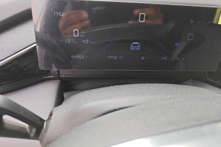 Used Geely Galaxy L6 2025 EM-i 60km Launch Edition Odometer Close Up