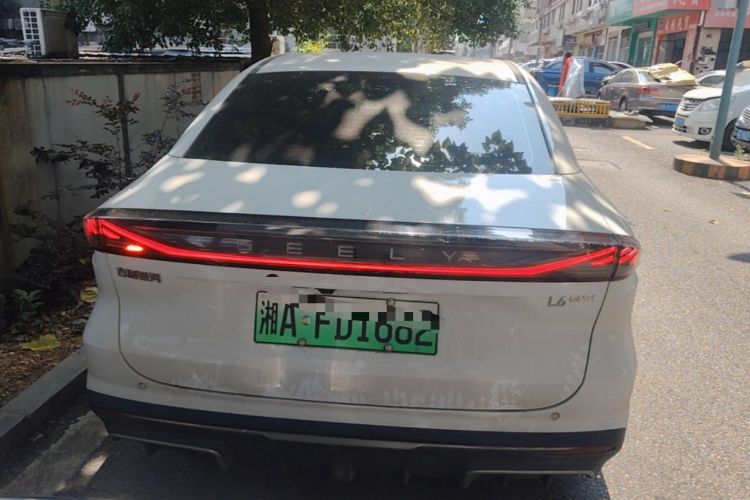 Used Geely Galaxy L6 2025 EM-i 140km Long-Range Version Rear