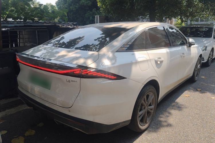 Used Geely Galaxy L6 2025 EM-i 140km Long-Range Version Rear Right 45 Deg