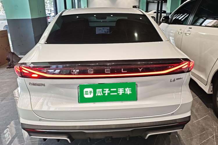 Used Geely Galaxy L6 2025 EM-i 140km Long-Range Version Rear