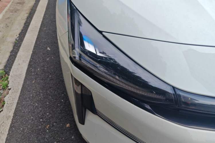 Used Geely Galaxy L6 2025 EM-i 140km Starship Edition Right Front Headlight