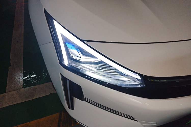 Used Geely Galaxy L6 2025 EM-i 60km Launch Edition Right Front Headlight