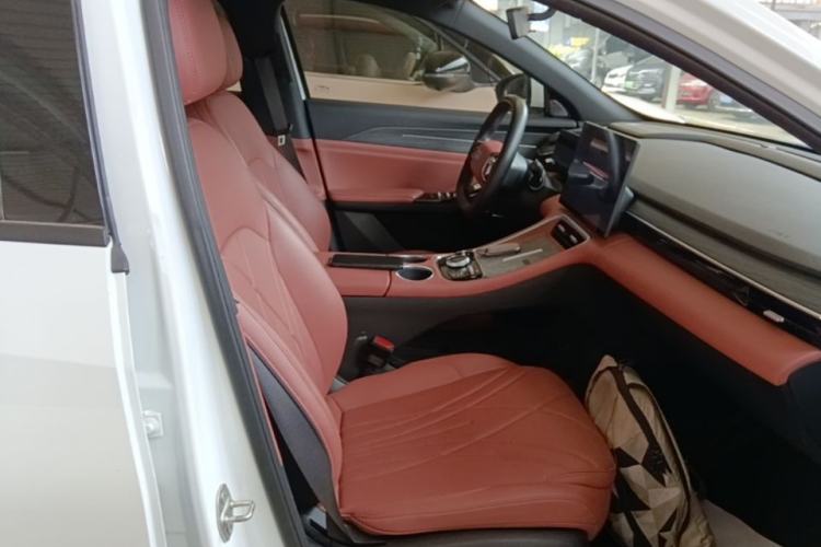 Used Geely Galaxy L6 2025 EM-i 140km Long-Range Version Right Front Seat