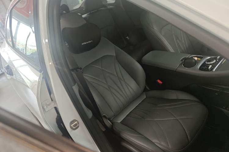 Used Geely Galaxy L6 2025 EM-i 140km Explorer+ Edition Right Front Seat