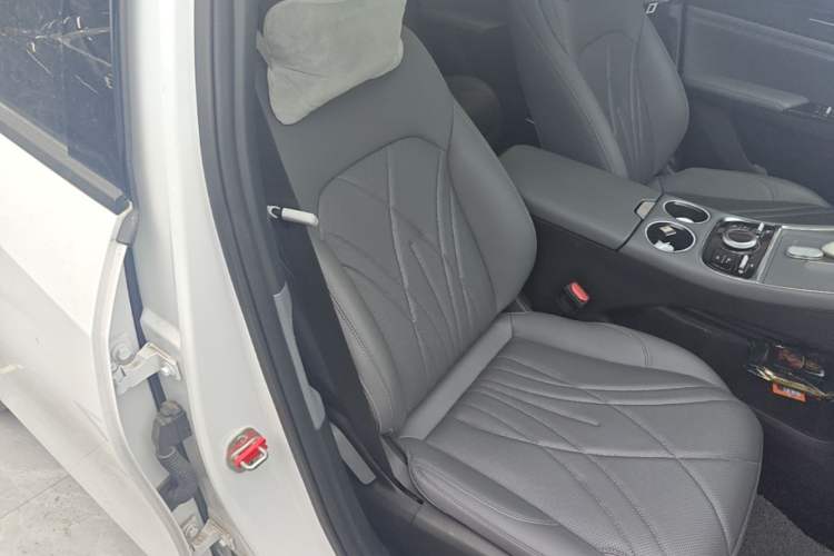 Used Geely Galaxy L6 2025 EM-i 140km Explorer+ Edition Right Front Seat