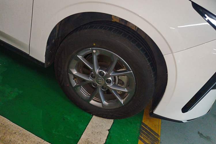 Used Geely Galaxy L6 2025 EM-i 60km Launch Edition Right Front Wheel Hub