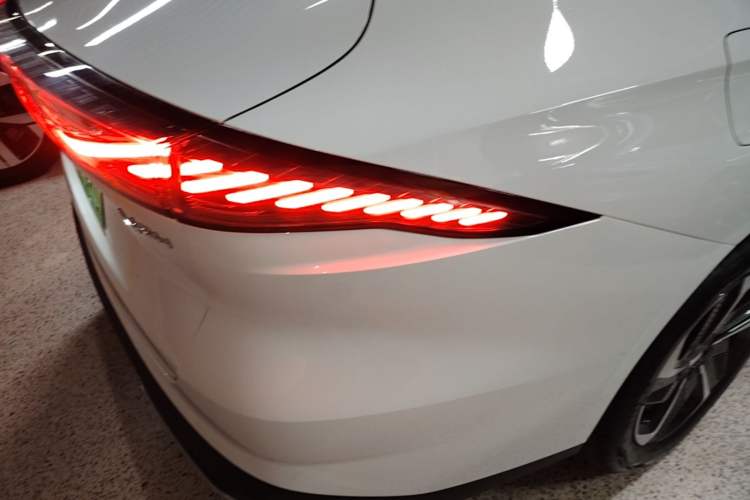 Used Geely Galaxy L6 2025 EM-i 140km Explorer+ Edition Right Rear Taillight
