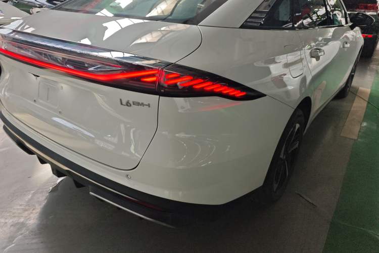 Used Geely Galaxy L6 2025 EM-i 140km Starship Edition Right Rear Taillight