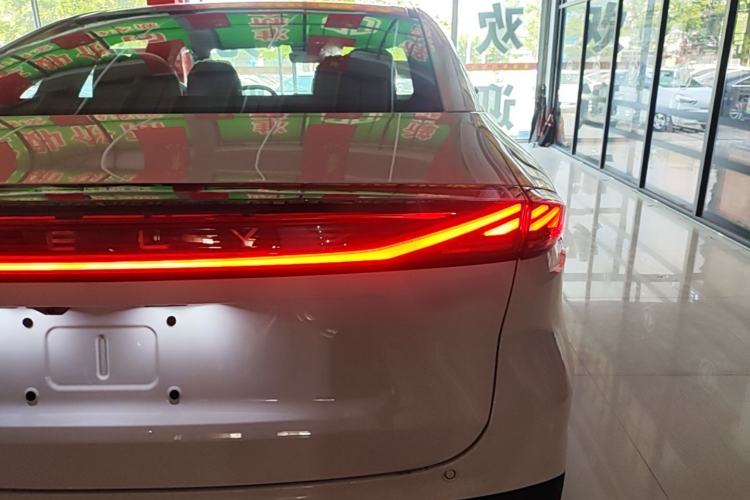 Used Geely Galaxy L6 2025 EM-i 140km Explorer+ Edition Right Rear Taillight