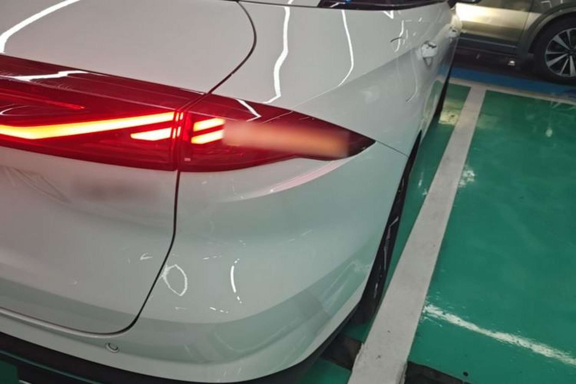 Used Geely Galaxy L6 2025 EM-i 140km Starship Edition Right Rear Taillight