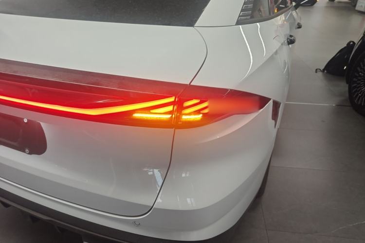 Used Geely Galaxy L6 2025 EM-i 140km Explorer+ Edition Right Rear Taillight