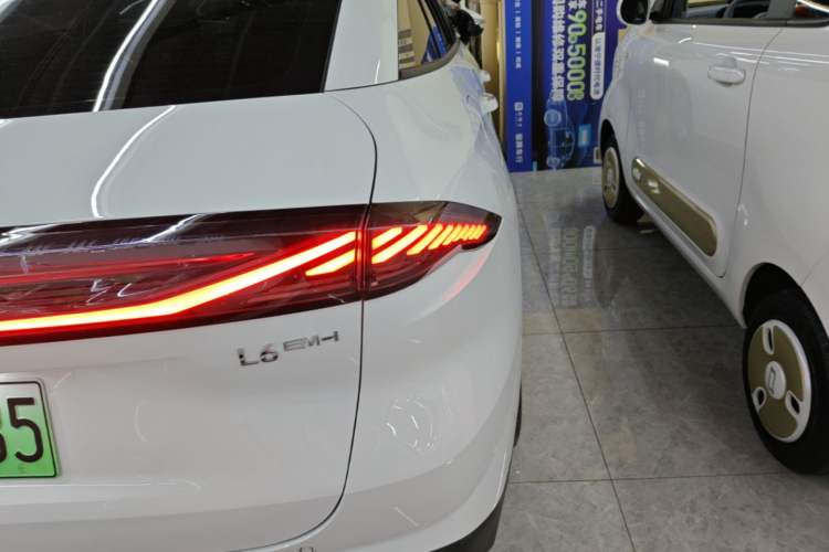 Used Geely Galaxy L6 2025 EM-i 60km Launch Edition Right Rear Taillight